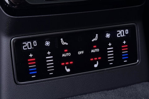 Audi A6 2.0 e-Hybrid Quattro S Edition Competition Bang&Olufsen | Luchtvering | Panoramadak | Trekhaak | Massage+Ventilatie | Head-Up | ACC | 21 Inch