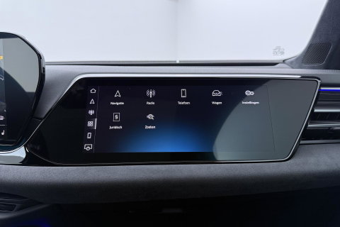 Audi A6 2.0 e-Hybrid Quattro S Edition Competition Bang&Olufsen | Luchtvering | Panoramadak | Trekhaak | Massage+Ventilatie | Head-Up | ACC | 21 Inch