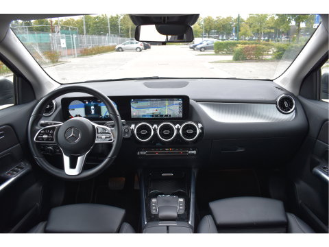 Mercedes-Benz GLA 200 Business Solution 164 pk | Camera | Afn.trekhaak | Carplay | Navi | DAB |Stoelverwarming | LED/Xenon