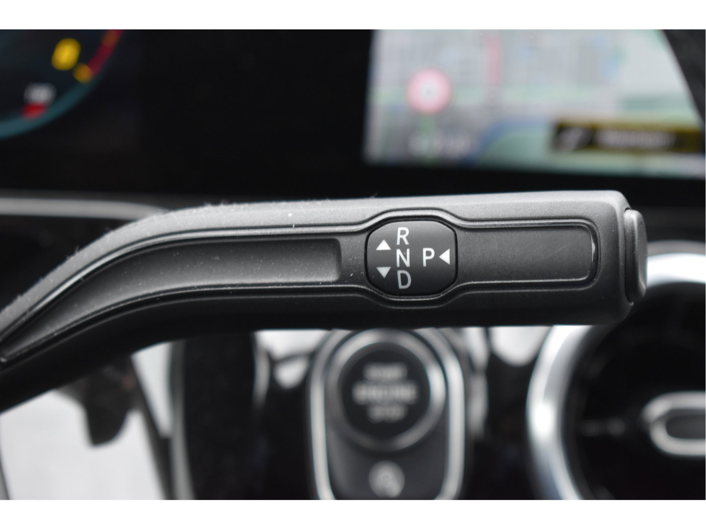 Mercedes-Benz GLA 200 Business Solution 164 pk | Camera | Afn.trekhaak | Carplay | Navi | DAB |Stoelverwarming | LED/Xenon