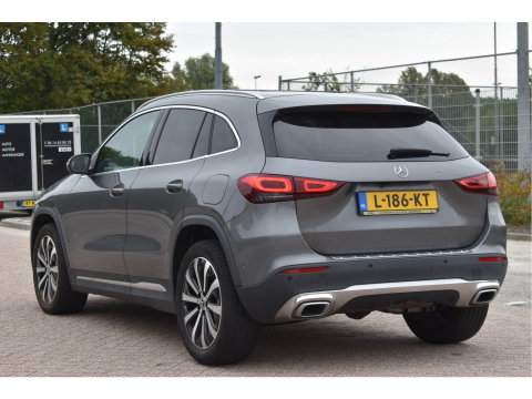 Mercedes-Benz GLA 200 Business Solution 164 pk | Camera | Afn.trekhaak | Carplay | Navi | DAB |Stoelverwarming | LED/Xenon