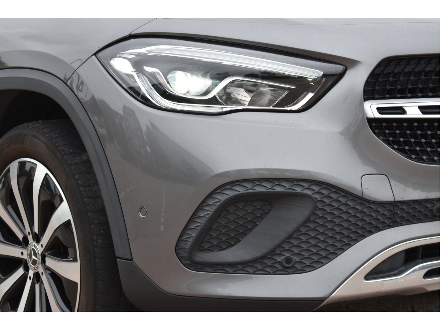 Mercedes-Benz GLA 200 Business Solution 164 pk | Camera | Afn.trekhaak | Carplay | Navi | DAB |Stoelverwarming | LED/Xenon