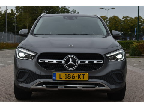 Mercedes-Benz GLA 200 Business Solution 164 pk | Camera | Afn.trekhaak | Carplay | Navi | DAB |Stoelverwarming | LED/Xenon