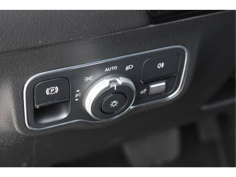 Mercedes-Benz GLA 200 Business Solution 164 pk | Camera | Afn.trekhaak | Carplay | Navi | DAB |Stoelverwarming | LED/Xenon