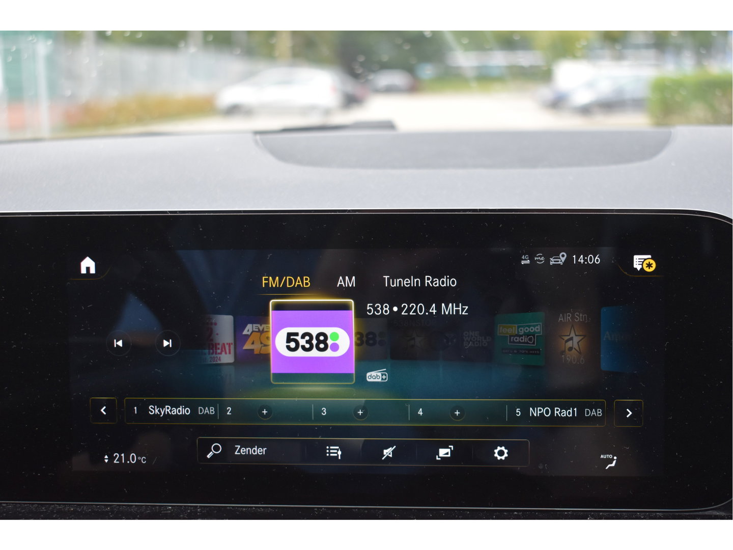Mercedes-Benz GLA 200 Business Solution 164 pk | Camera | Afn.trekhaak | Carplay | Navi | DAB |Stoelverwarming | LED/Xenon