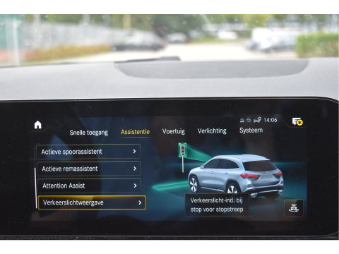 Mercedes-Benz GLA 200 Business Solution 164 pk | Camera | Afn.trekhaak | Carplay | Navi | DAB |Stoelverwarming | LED/Xenon