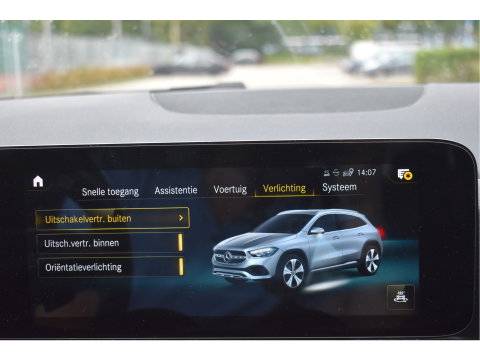 Mercedes-Benz GLA 200 Business Solution 164 pk | Camera | Afn.trekhaak | Carplay | Navi | DAB |Stoelverwarming | LED/Xenon