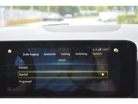 Mercedes-Benz GLA 200 Business Solution 164 pk | Camera | Afn.trekhaak | Carplay | Navi | DAB |Stoelverwarming | LED/Xenon
