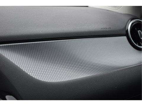 Mercedes-Benz GLA 200 Business Solution 164 pk | Camera | Afn.trekhaak | Carplay | Navi | DAB |Stoelverwarming | LED/Xenon
