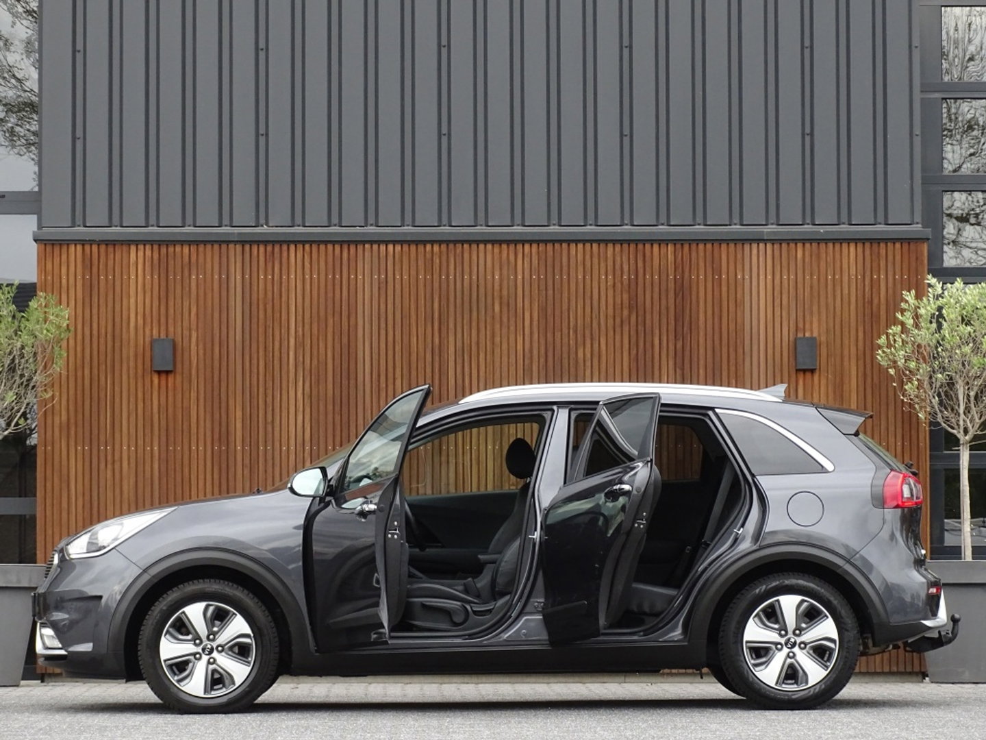 Kia Niro 1.6 GDi 141PK automaat / luxe pakket / LED / *NAP*