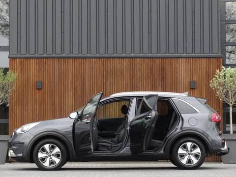 Kia Niro 1.6 GDi 141PK automaat / luxe pakket / LED / *NAP*