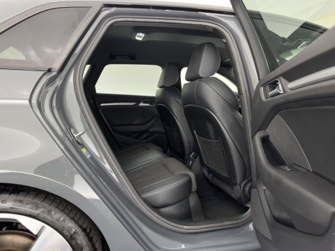 Audi A3 Sportback 1.5 TFSI CoD Sport S-Line Edition Black Optic Package Aut. *LEATHER-FABRIC | FULL-LED | SPORTSEATS | NAVI-FULLMAP | PRIVACY-GLASS | ECC | PDC | CRUISE | 18''ALU*
