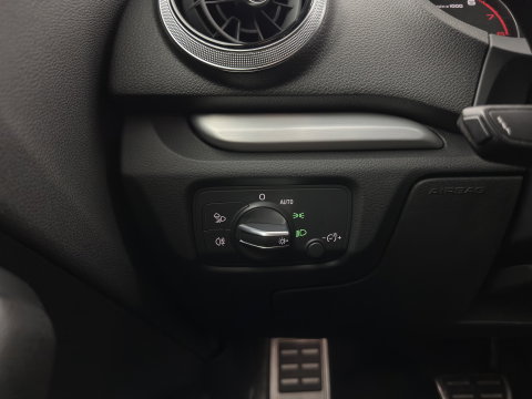 Audi A3 Sportback 1.5 TFSI CoD Sport S-Line Edition Black Optic Package Aut. *LEATHER-FABRIC | FULL-LED | SPORTSEATS | NAVI-FULLMAP | PRIVACY-GLASS | ECC | PDC | CRUISE | 18''ALU*