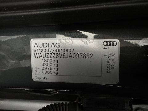 Audi A3 Sportback 1.5 TFSI CoD Sport S-Line Edition Black Optic Package Aut. *LEATHER-FABRIC | FULL-LED | SPORTSEATS | NAVI-FULLMAP | PRIVACY-GLASS | ECC | PDC | CRUISE | 18''ALU*