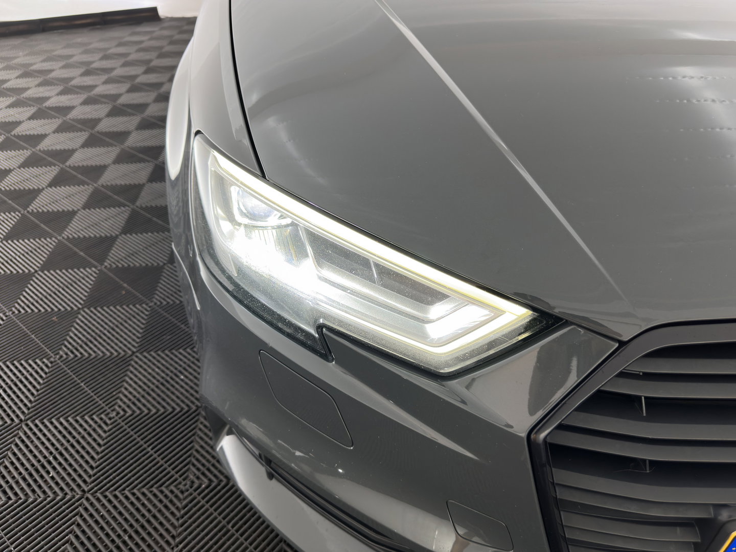 Audi A3 Sportback 1.5 TFSI CoD Sport S-Line Edition Black Optic Package Aut. *LEATHER-FABRIC | FULL-LED | SPORTSEATS | NAVI-FULLMAP | PRIVACY-GLASS | ECC | PDC | CRUISE | 18''ALU*