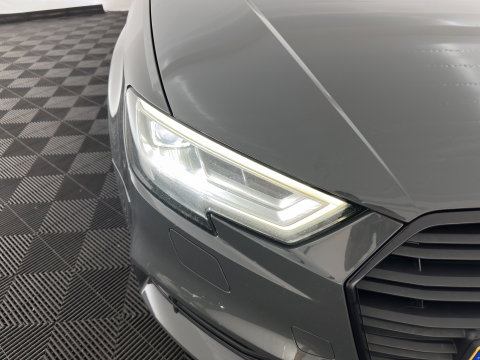 Audi A3 Sportback 1.5 TFSI CoD Sport S-Line Edition Black Optic Package Aut. *LEATHER-FABRIC | FULL-LED | SPORTSEATS | NAVI-FULLMAP | PRIVACY-GLASS | ECC | PDC | CRUISE | 18''ALU*