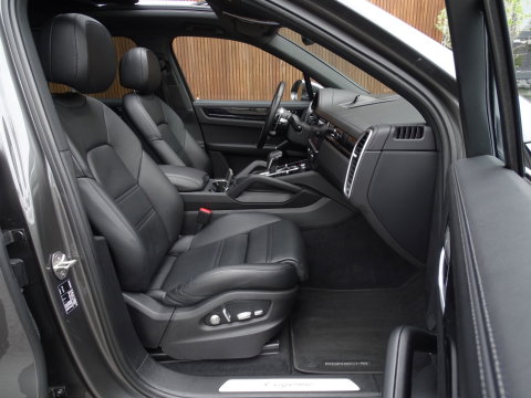 Porsche Cayenne 3.0 E-Hybrid 462PK / sportDesign / softclose / Bose / BTW / 360°