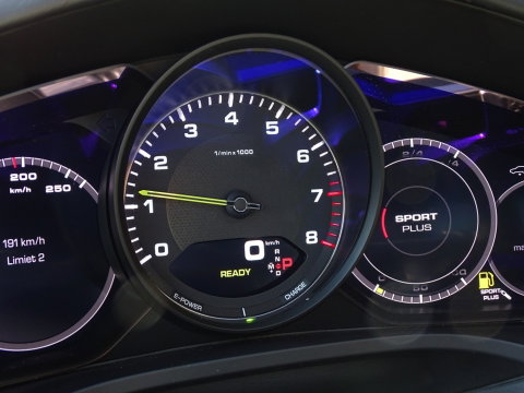 Porsche Cayenne 3.0 E-Hybrid 462PK / sportDesign / softclose / Bose / BTW / 360°