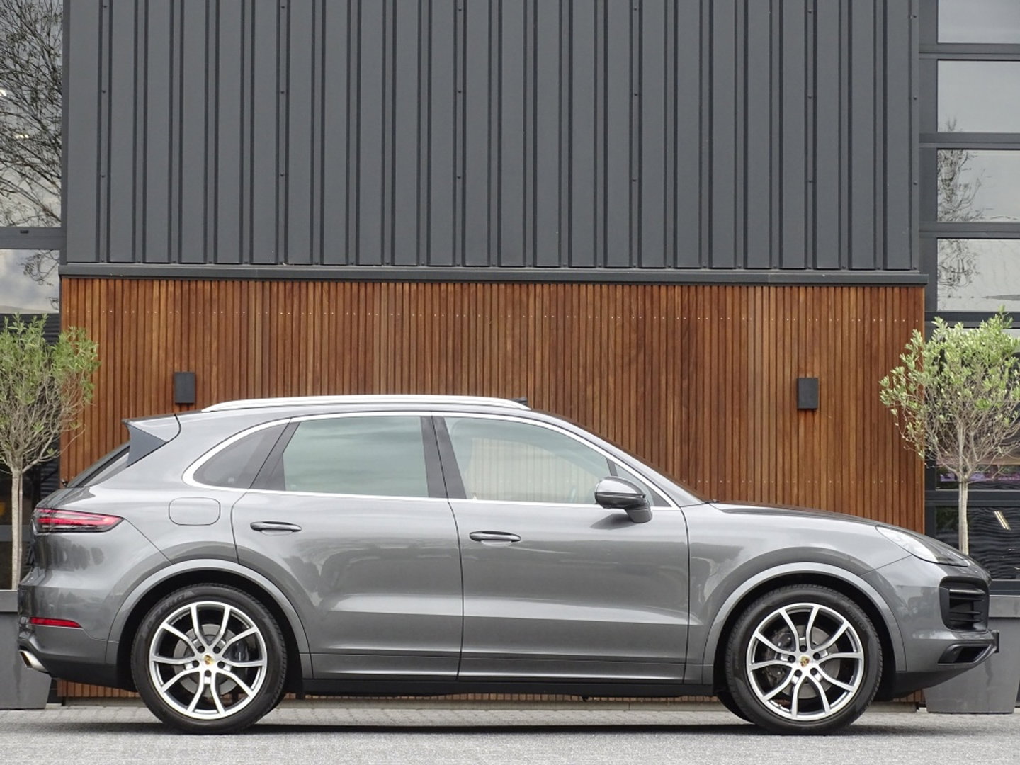 Porsche Cayenne 3.0 E-Hybrid 462PK / sportDesign / softclose / Bose / BTW / 360°