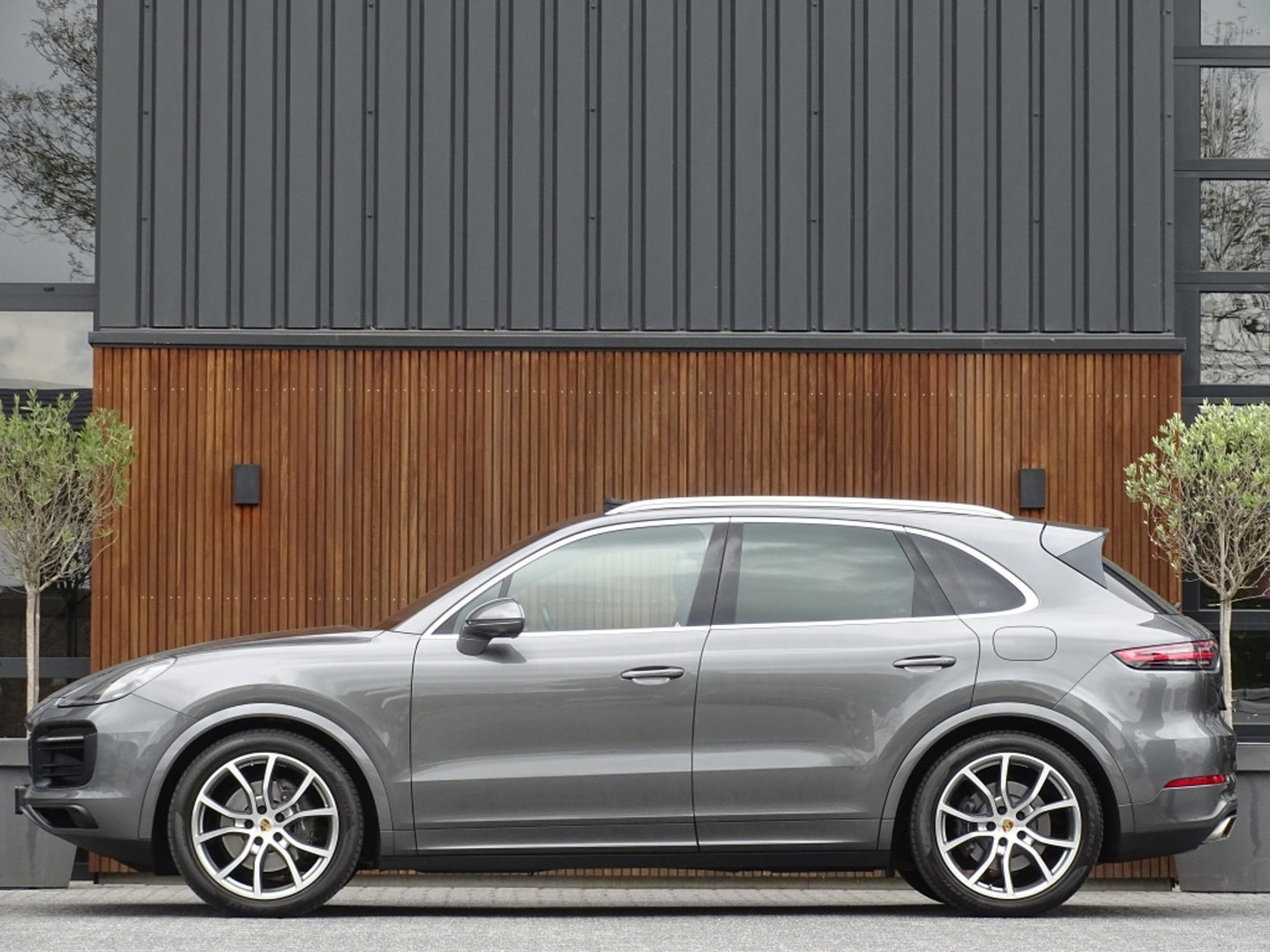 Porsche Cayenne 3.0 E-Hybrid 462PK / sportDesign / softclose / Bose / BTW / 360°