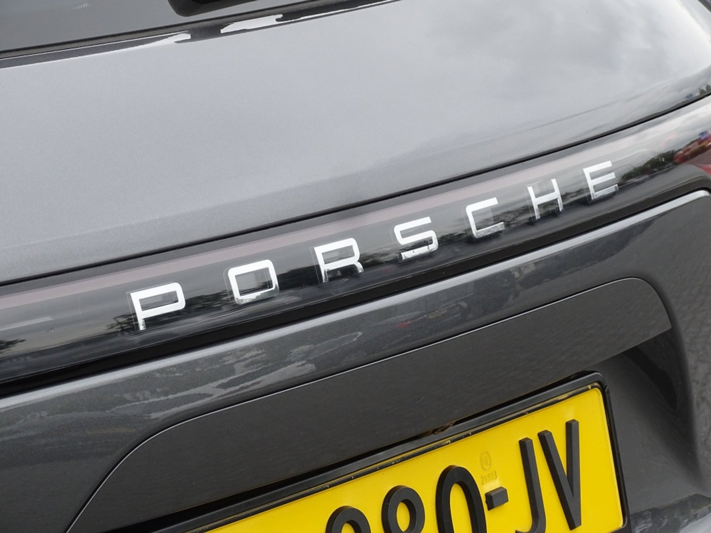 Porsche Cayenne 3.0 E-Hybrid 462PK / sportDesign / softclose / Bose / BTW / 360°