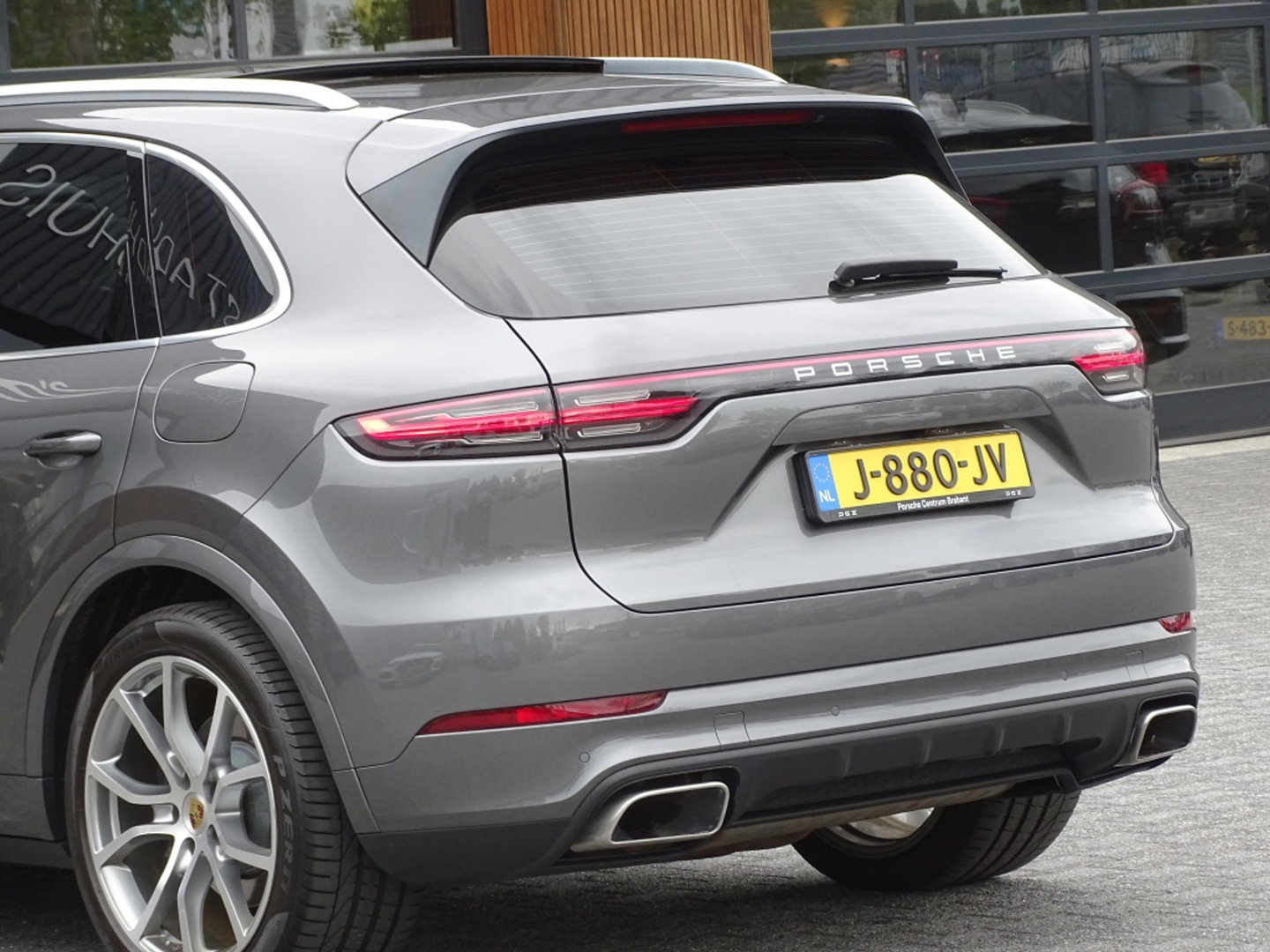 Porsche Cayenne 3.0 E-Hybrid 462PK / sportDesign / softclose / Bose / BTW / 360°