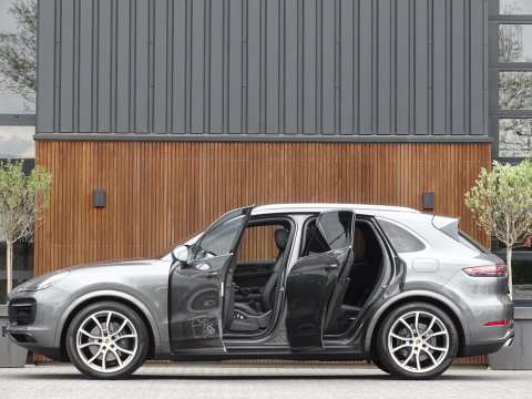 Porsche Cayenne 3.0 E-Hybrid 462PK / sportDesign / softclose / Bose / BTW / 360°