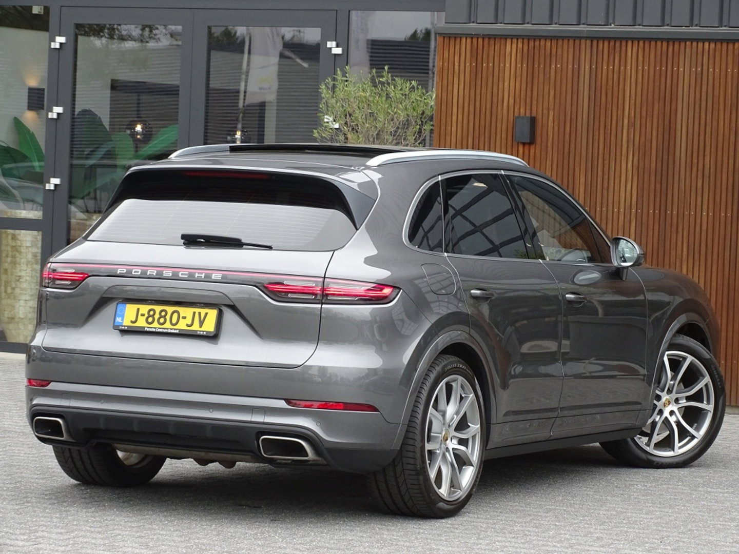 Porsche Cayenne 3.0 E-Hybrid 462PK / sportDesign / softclose / Bose / BTW / 360°