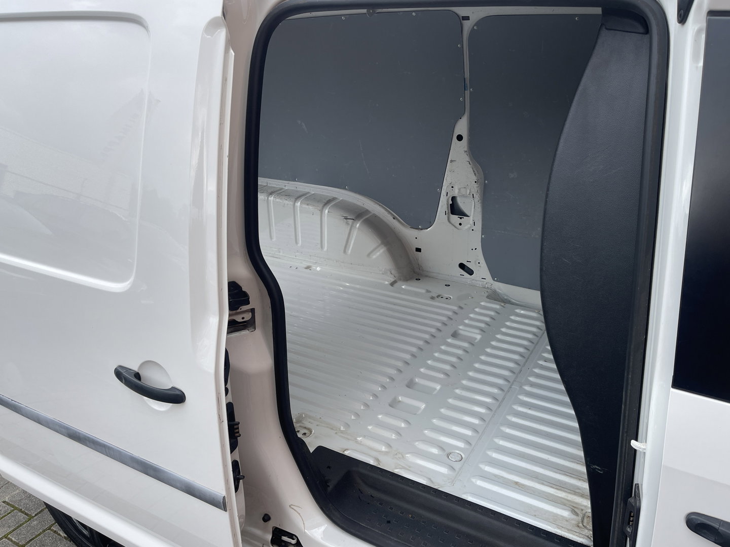 Volkswagen Caddy Maxi 2.0 TDI L2H1 BMT Highline | Cruise Control | Euro 6 | Parkeersensoren Achter | Bluetooth | Omvormer | Trekhaak | Airconditioning |