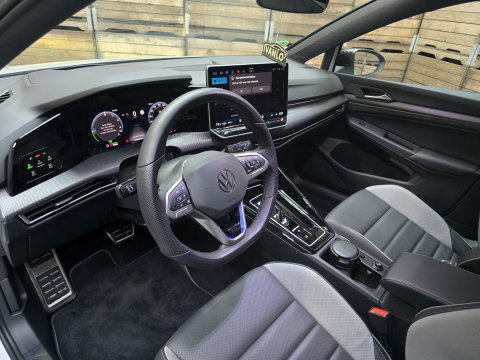 Volkswagen Golf 1.5 eHybrid GTE Leder "vienna"Led IQ Lights Pano Trekhaak HUD 18"LM