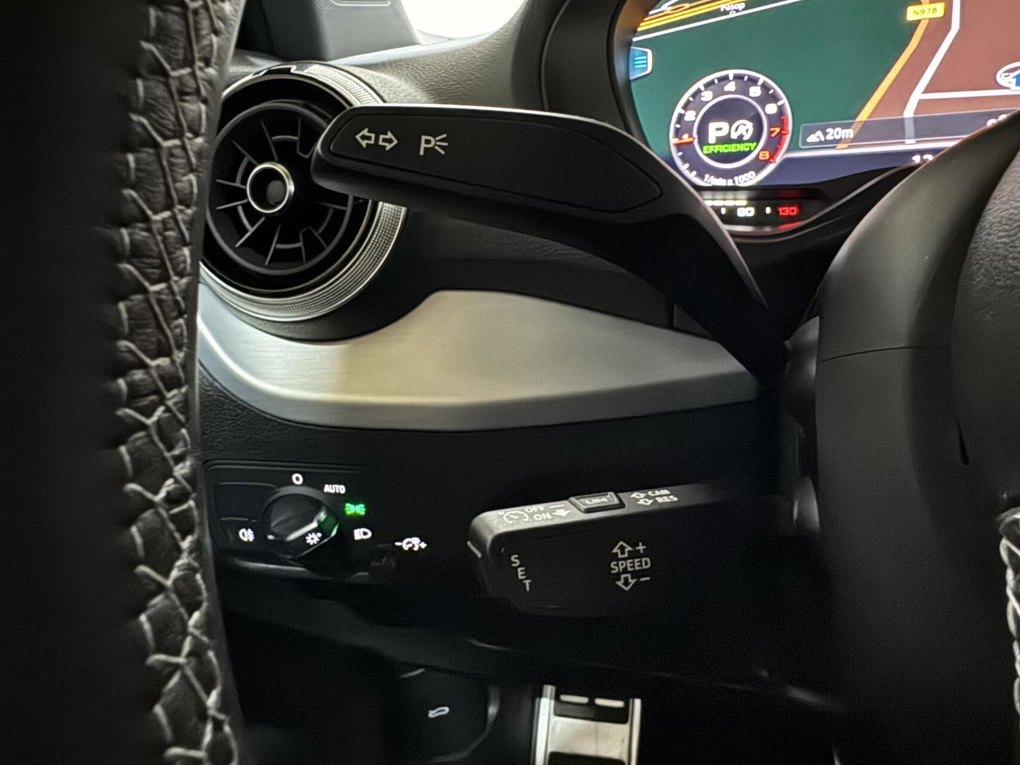 Audi Q2 35 TFSI S-Line Black Edition Virtual Carplay Stoelv trekh