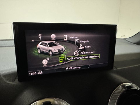 Audi Q2 35 TFSI S-Line Black Edition Virtual Carplay Stoelv trekh