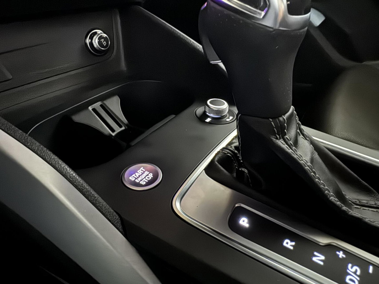 Audi Q2 35 TFSI S-Line Black Edition Virtual Carplay Stoelv trekh
