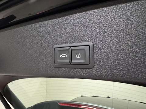 Audi Q2 35 TFSI S-Line Black Edition Virtual Carplay Stoelv trekh