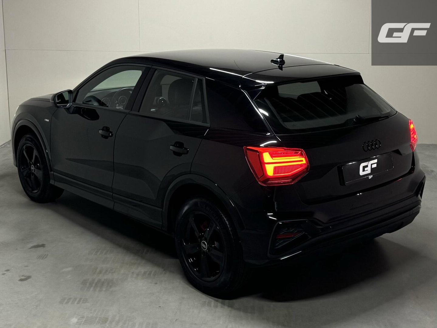 Audi Q2 35 TFSI S-Line Black Edition Virtual Carplay Stoelv trekh