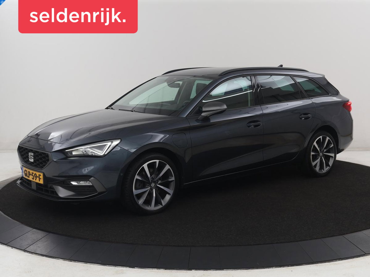 SEAT Leon Sportstourer 1.4 TSI eHybrid PHEV FR | SOH 86,9% | Carplay | Stuur/stoelverwarming | Adaptive cruise | Carplay | Camera | Park assist | Sfeerverlichting |