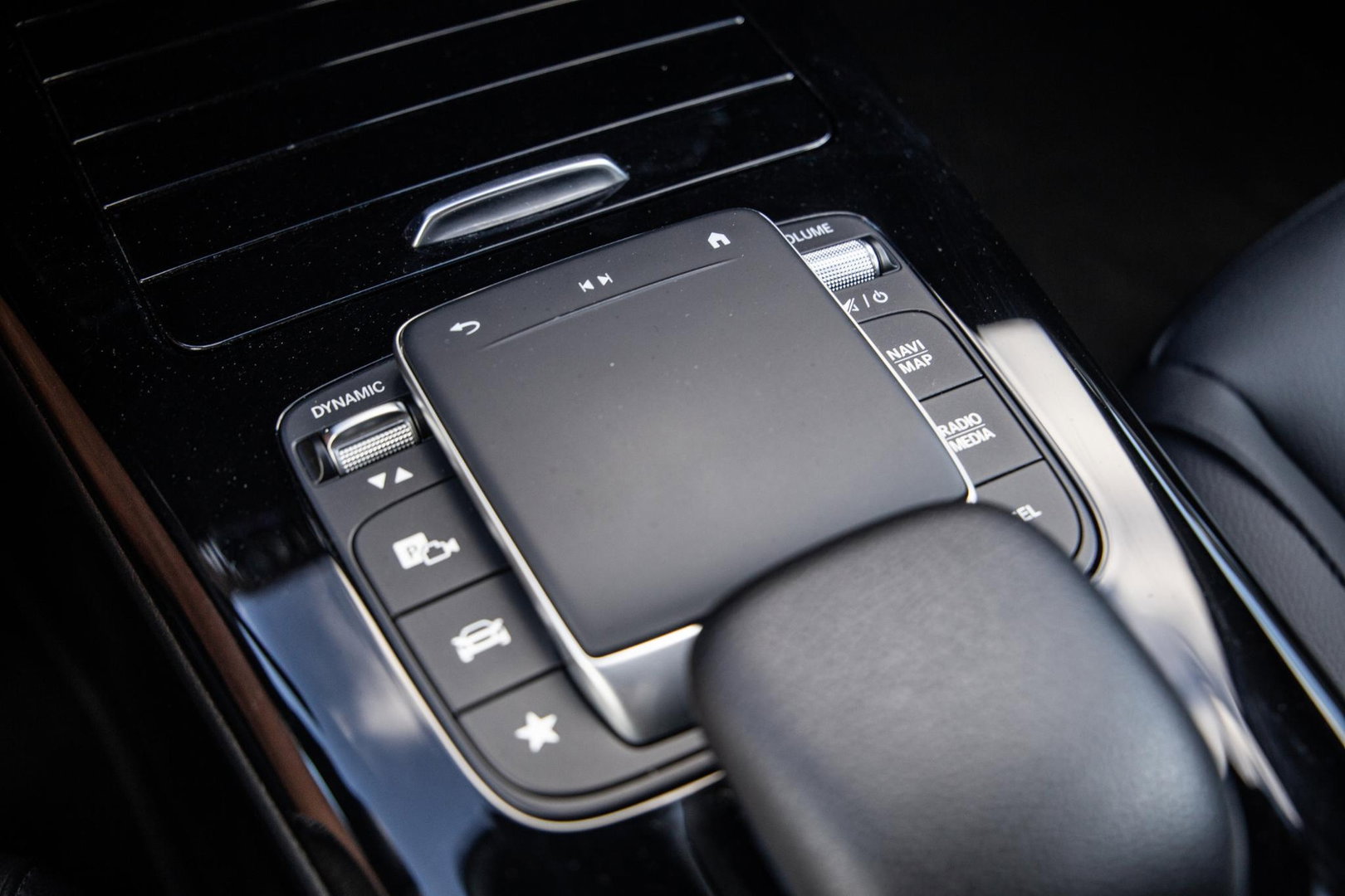 Mercedes-Benz CLA Shooting Brake 250e Business Solution (PHEV) CARPLAY / CRUISE CONTROLE / AMBIENT LIGHTING / CAMERA