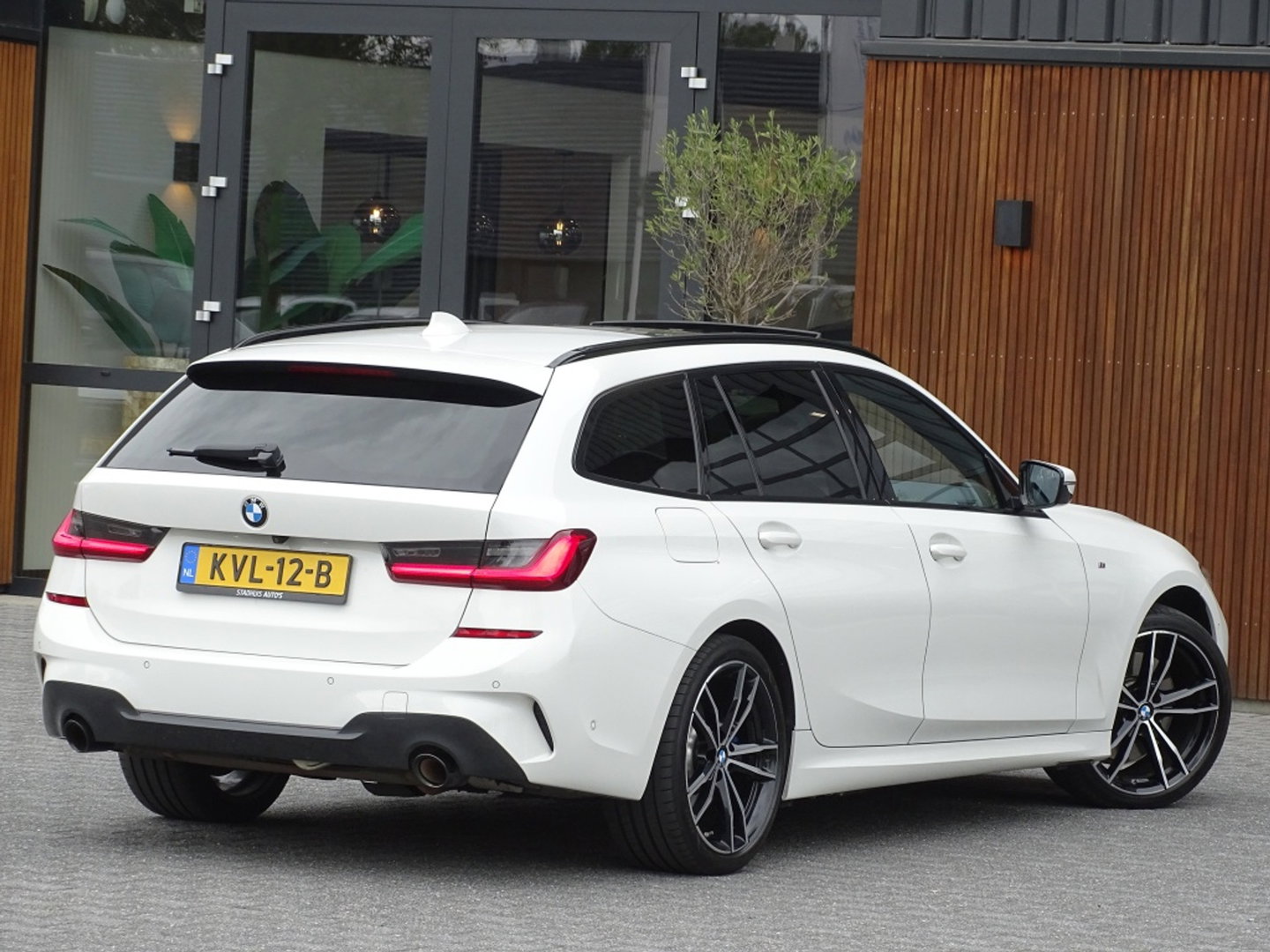 BMW 3 Serie touring 330e 292PK X-drive / M Sport / pano / Laser / BTW auto / 360°