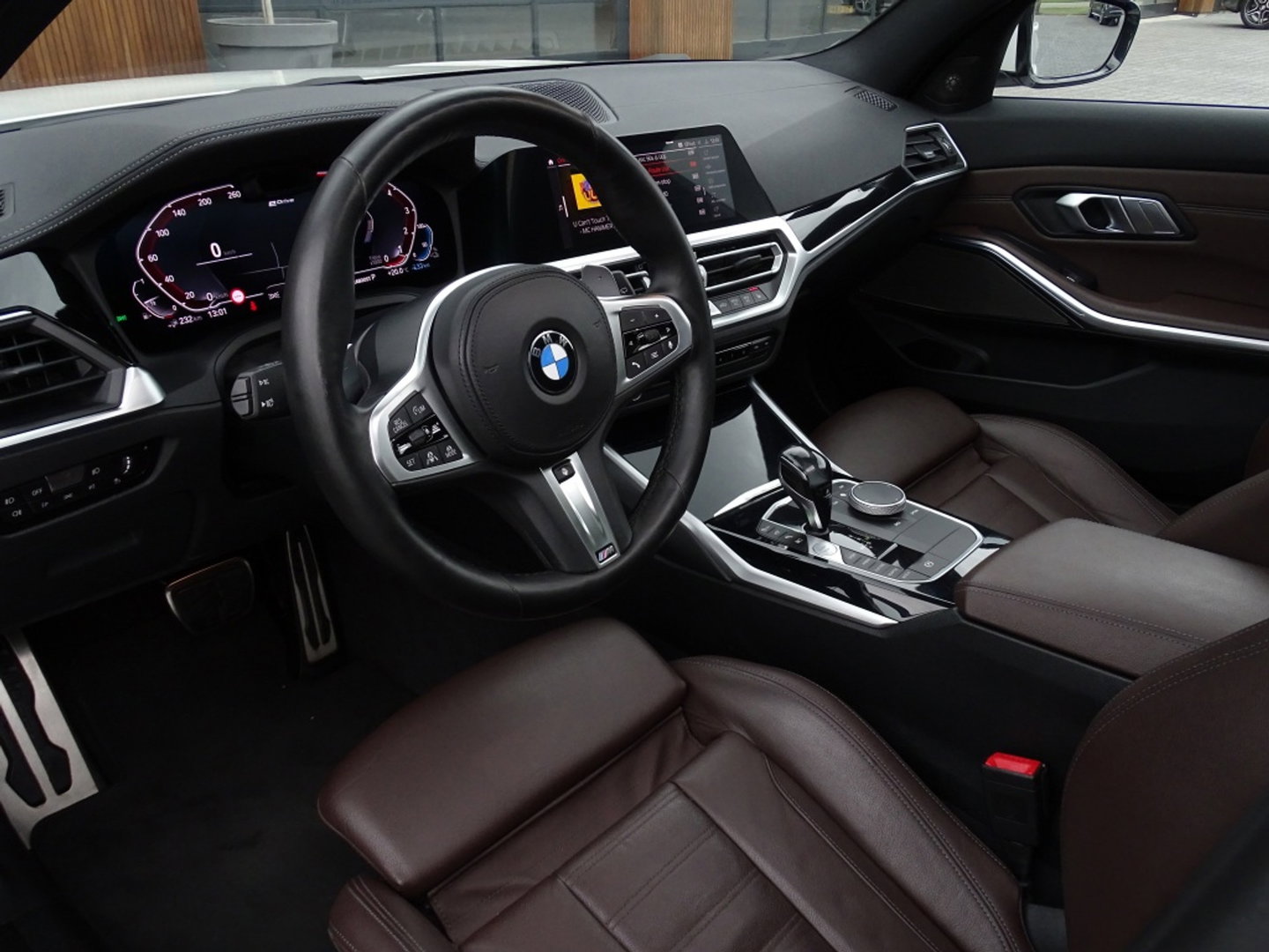 BMW 3 Serie touring 330e 292PK X-drive / M Sport / pano / Laser / BTW auto / 360°