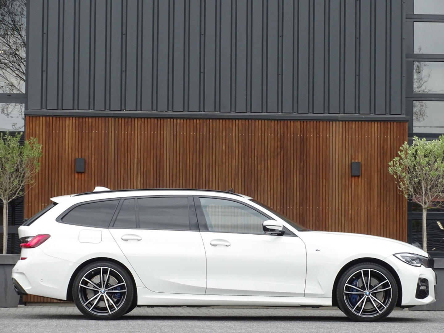 BMW 3 Serie touring 330e 292PK X-drive / M Sport / pano / Laser / BTW auto / 360°