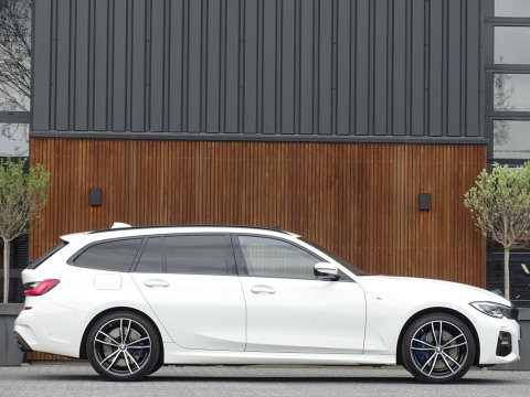 BMW 3 Serie touring 330e 292PK X-drive / M Sport / pano / Laser / BTW auto / 360°