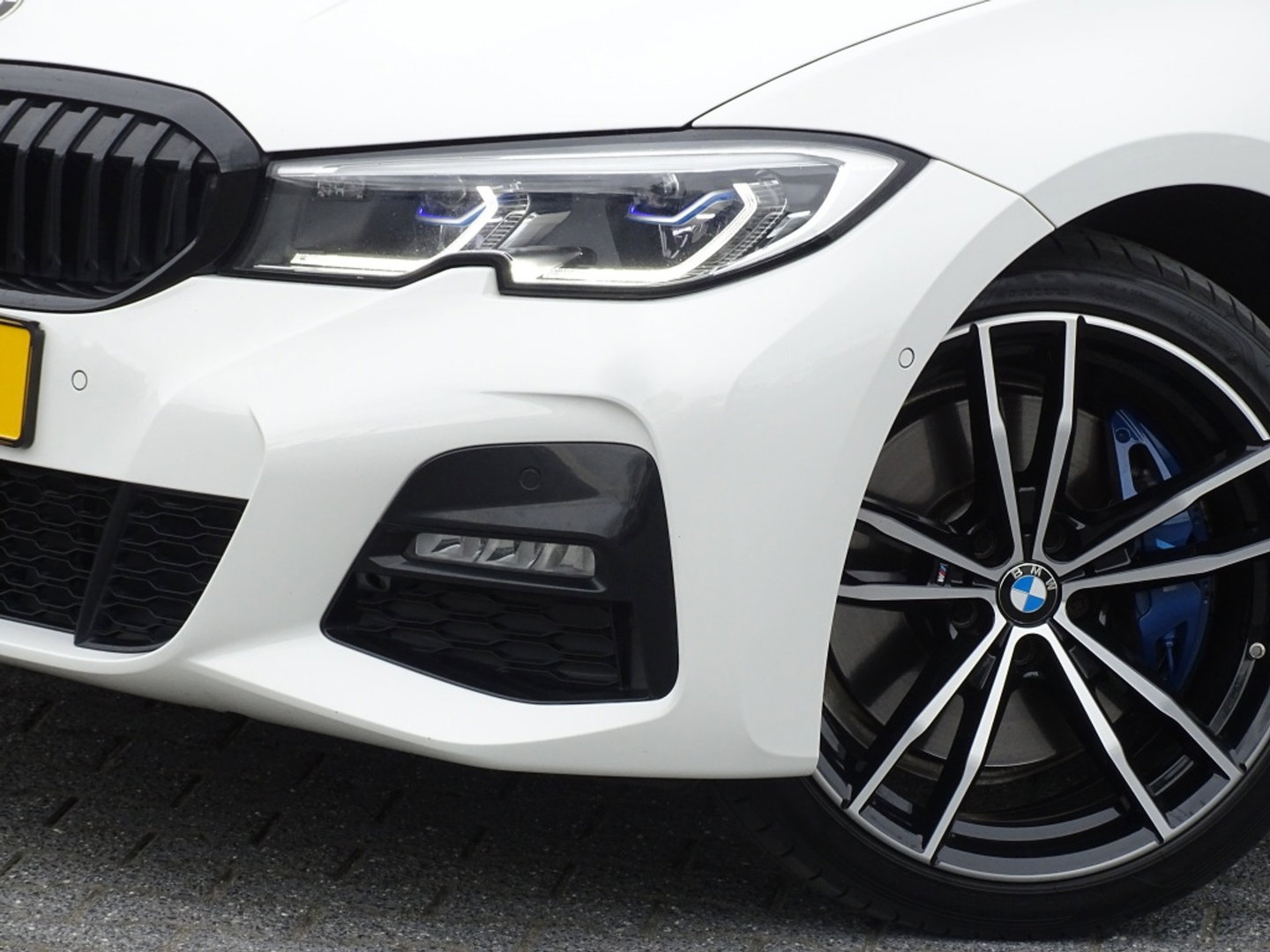 BMW 3 Serie touring 330e 292PK X-drive / M Sport / pano / Laser / BTW auto / 360°