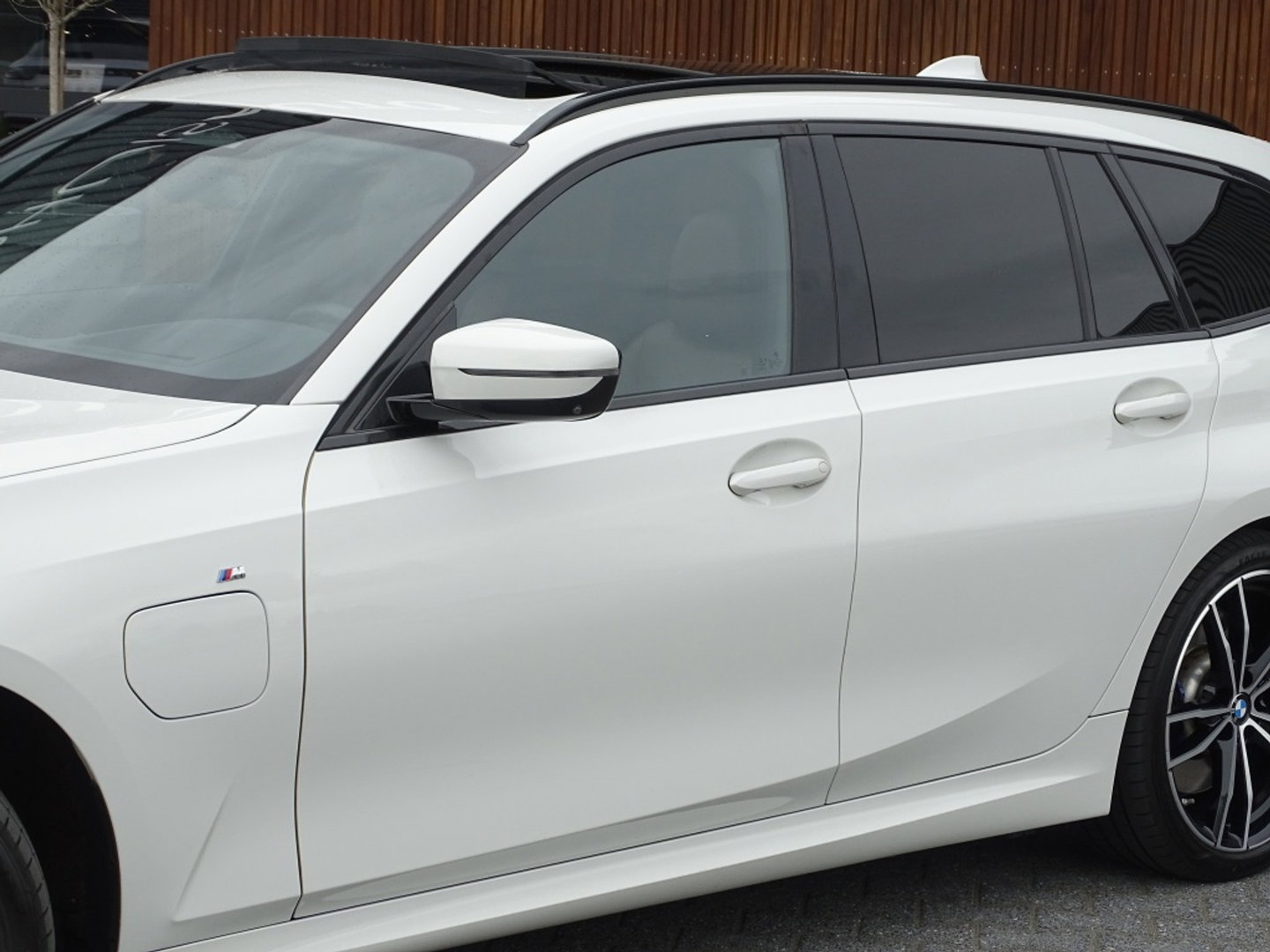 BMW 3 Serie touring 330e 292PK X-drive / M Sport / pano / Laser / BTW auto / 360°