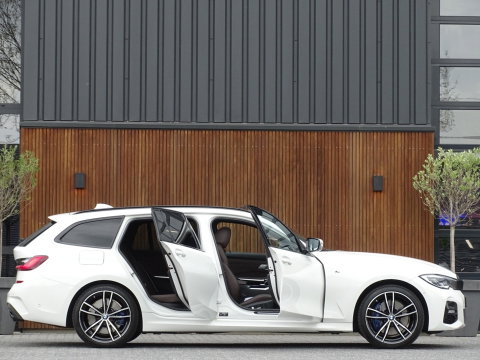 BMW 3 Serie touring 330e 292PK X-drive / M Sport / pano / Laser / BTW auto / 360°