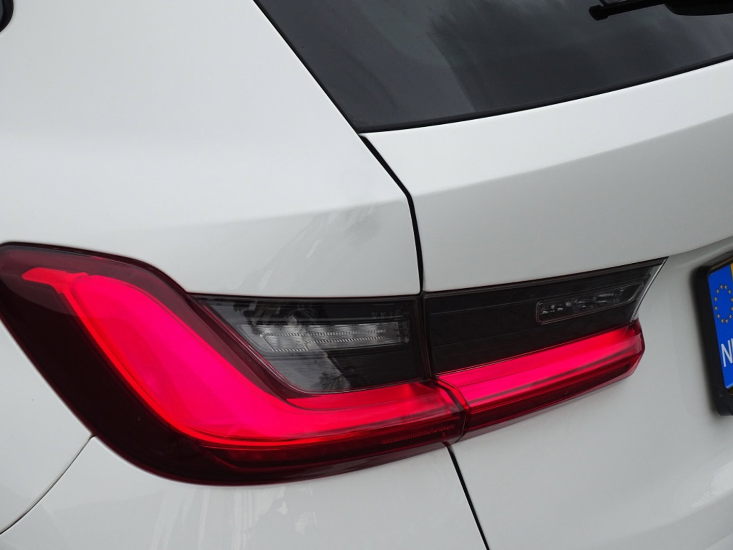 BMW 3 Serie touring 330e 292PK X-drive / M Sport / pano / Laser / BTW auto / 360°