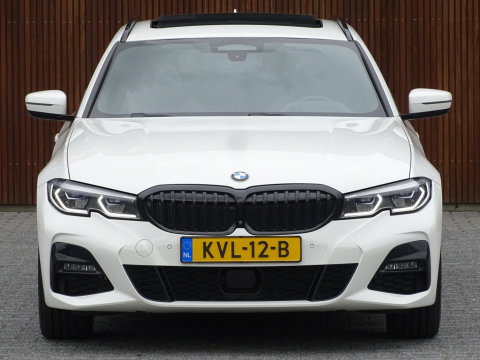 BMW 3 Serie touring 330e 292PK X-drive / M Sport / pano / Laser / BTW auto / 360°