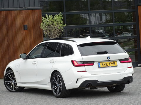BMW 3 Serie touring 330e 292PK X-drive / M Sport / pano / Laser / BTW auto / 360°