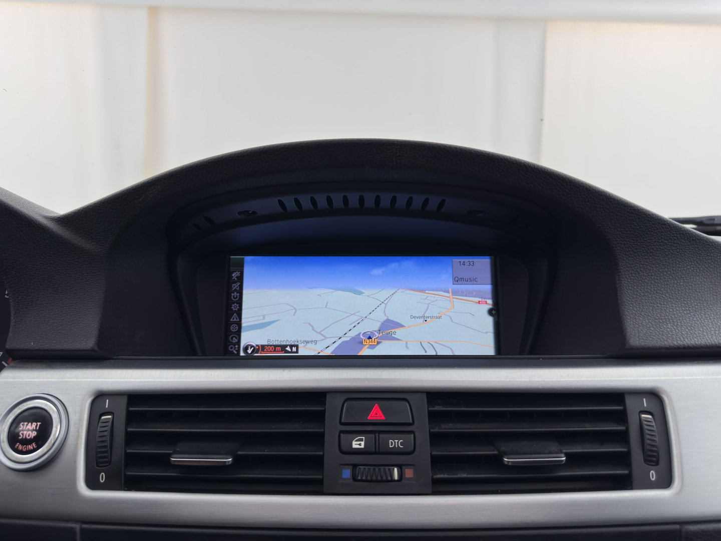 BMW 3 Serie 318i High Executive Aut. *PANO | LEATHER | XENON | HEATED-COMFORTSEATS | NAVI-FULLMAP | PRIVACY-GLASS | ECC | PDC | CRUISE | 16''ALU*