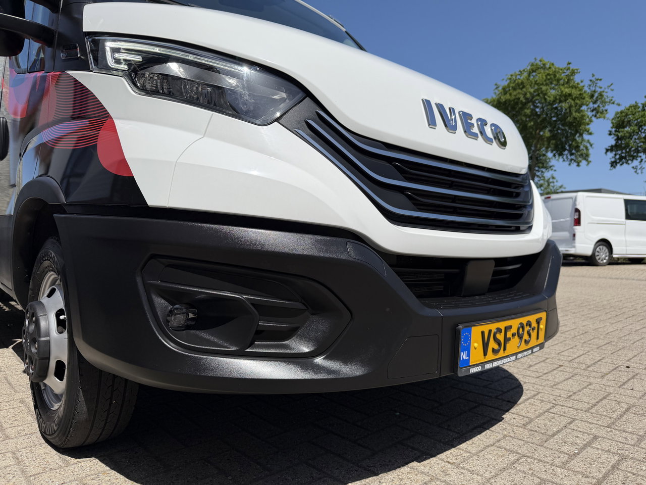 Iveco 40C18 3.0L Himatic automaat / oprijwagen / autoamb