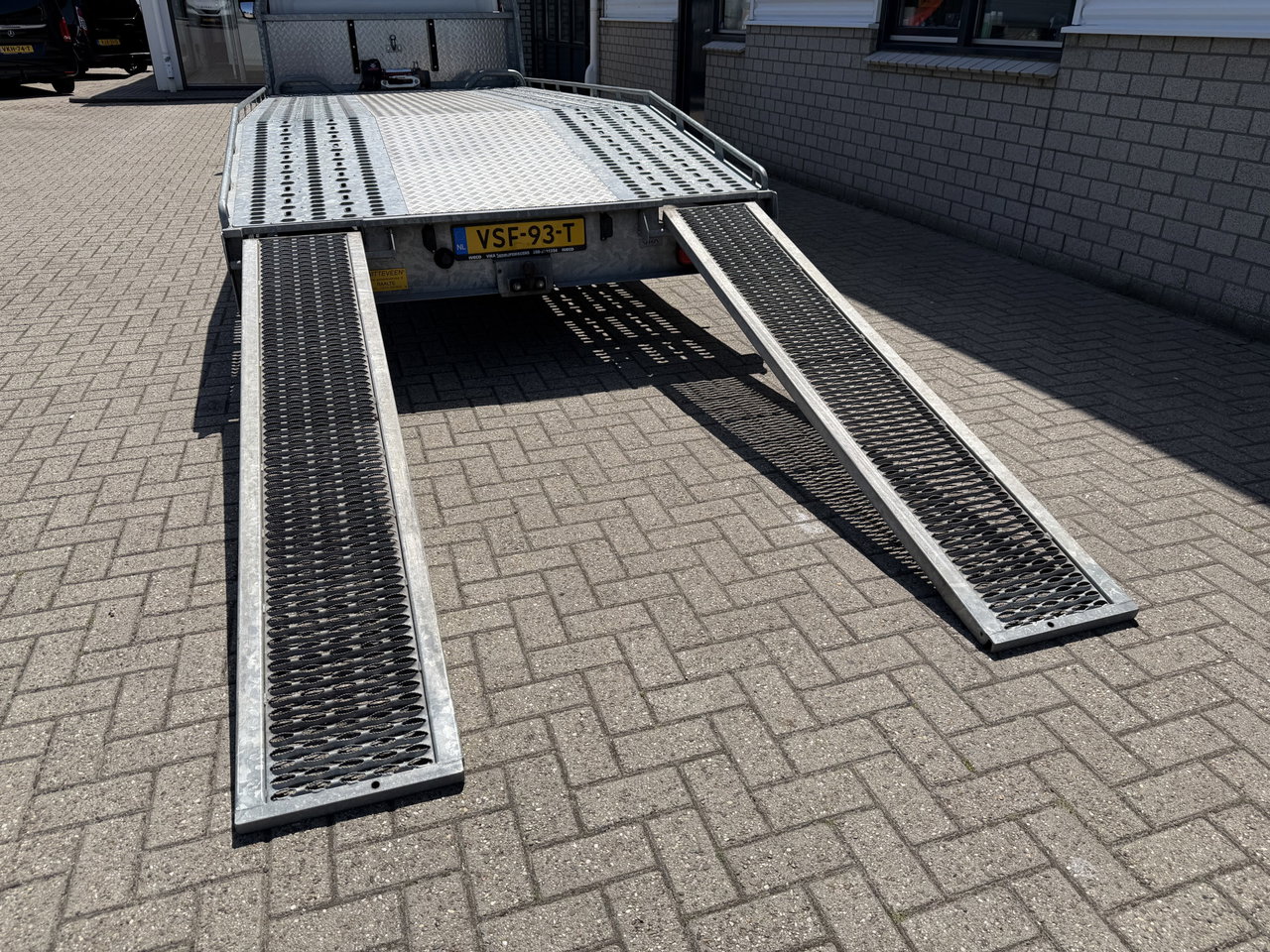 Iveco 40C18 3.0L Himatic automaat / oprijwagen / autoamb